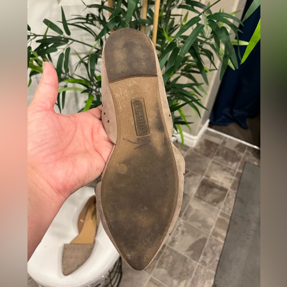 Seychelles brand taupe flat with rhinestone detail - Picture 16 of 16